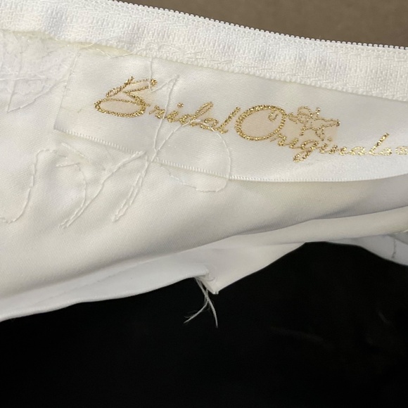 Vintage Wedding Original 90’s Wedding Dress Size 6 - Picture 12 of 12